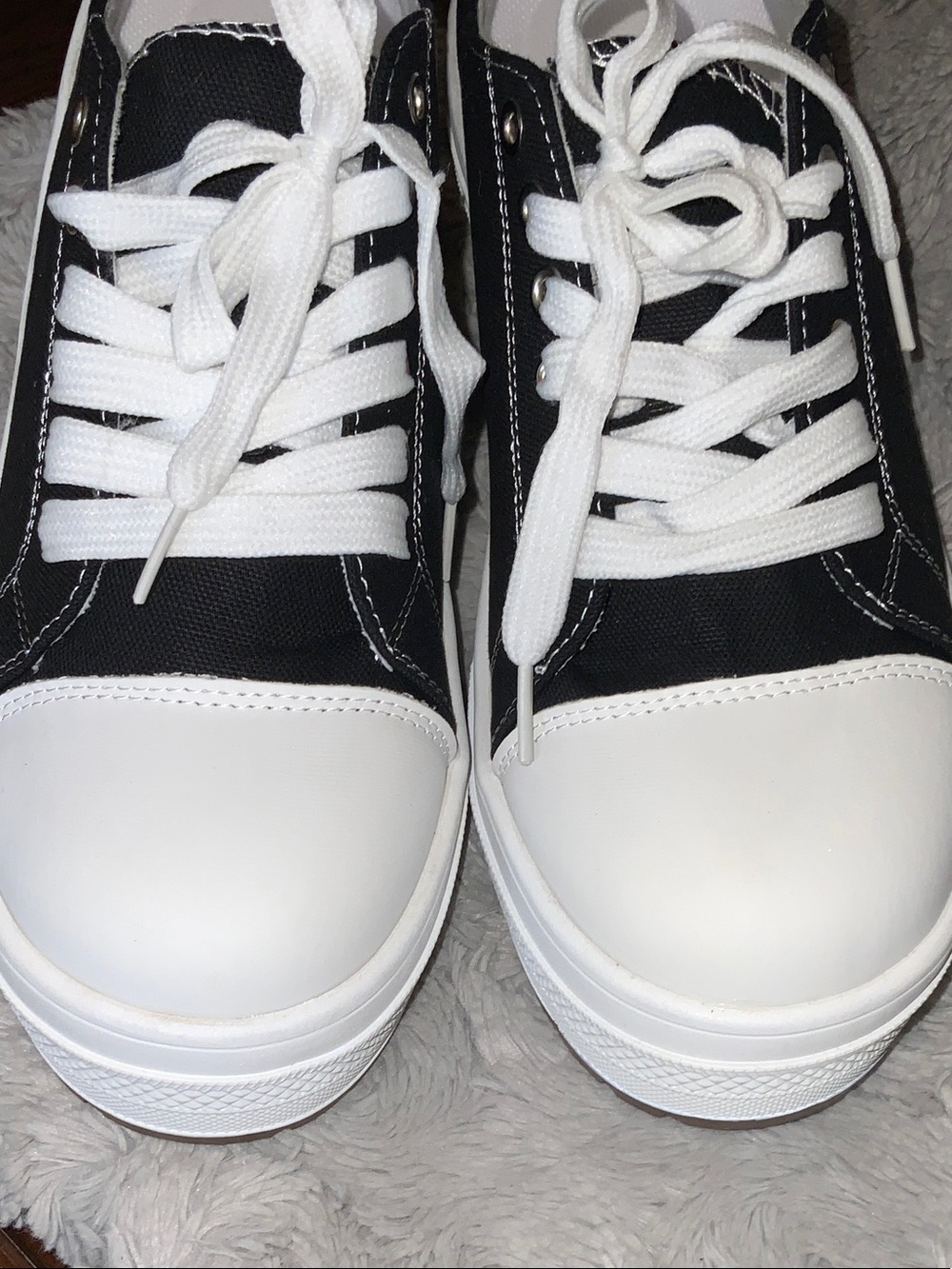 Women’s Black and White Platform Lace-Up Sneakers - Picture 3 of 9